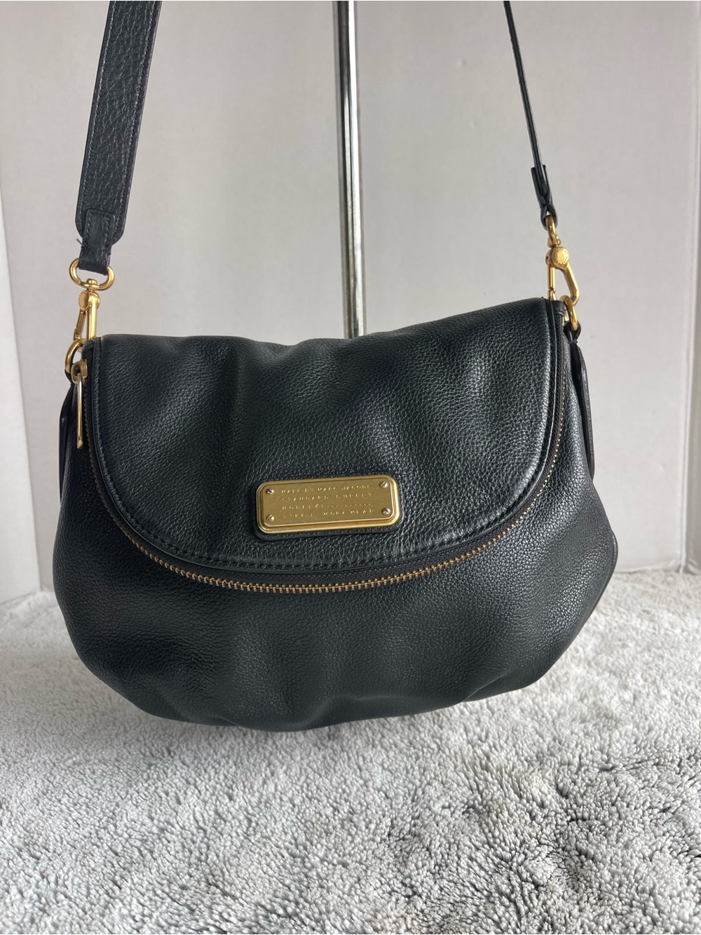 'Classic Q - Natasha' Crossbody Bag